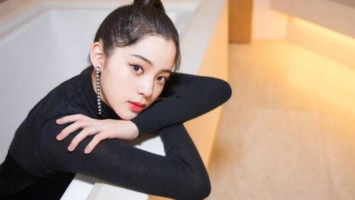 娱乐圈吃瓜少女,吃瓜少女的视角探秘 第1张 娱乐圈吃瓜少女,吃瓜少女的视角探秘 第1张