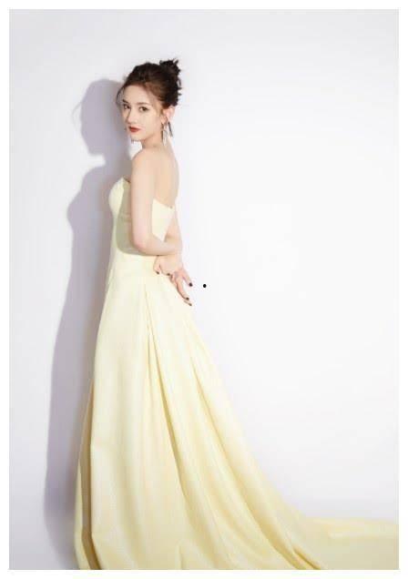 娱乐吃瓜君隐婚,揭秘明星们的秘密婚姻生活 第3张 娱乐吃瓜君隐婚,揭秘明星们的秘密婚姻生活 第3张