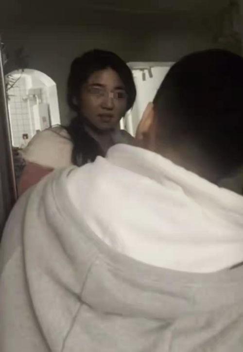 娱乐吃瓜酱男生拍照,揭秘男生拍照的趣味瞬间 第1张 娱乐吃瓜酱男生拍照,揭秘男生拍照的趣味瞬间 第1张