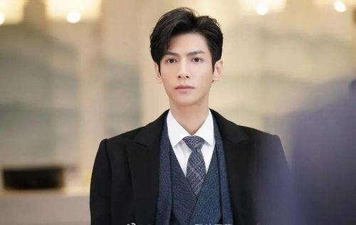 娱乐吃瓜罗云熙,从舞蹈老师之子到流量小生，揭秘他的成名之路与娱乐圈风云