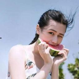 娱乐吃瓜的头像女,揭秘娱乐圈吃瓜群众们的时尚选择！”