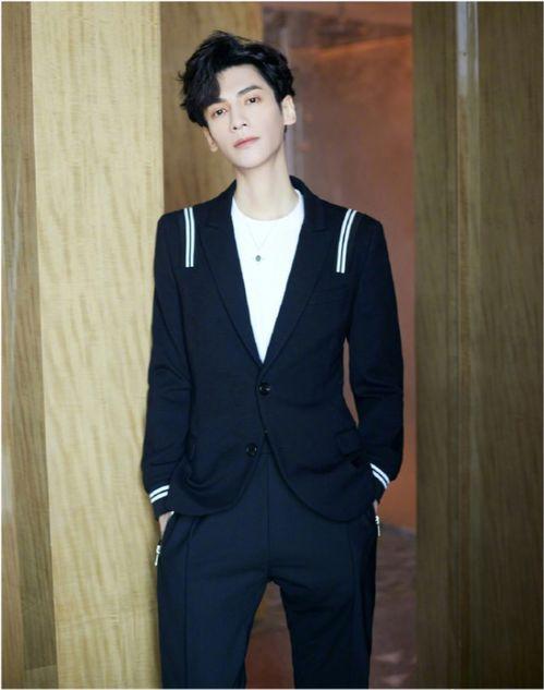 罗云熙娱乐吃瓜,揭秘明星幕后真相 第3张 罗云熙娱乐吃瓜,揭秘明星幕后真相 第3张