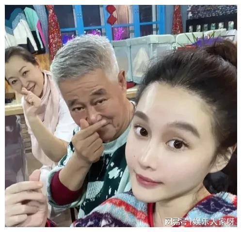 娱乐圈吃瓜中,揭秘明星背后的秘密与争议 第3张 娱乐圈吃瓜中,揭秘明星背后的秘密与争议 第3张