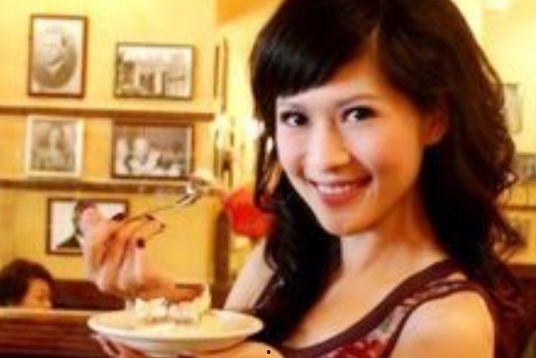 娱乐吃瓜美女主持,美女主持的瓜田传奇 第2张 娱乐吃瓜美女主持,美女主持的瓜田传奇 第2张