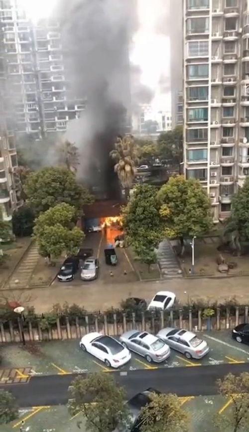 娱乐吃瓜酱上海小区,娱乐吃瓜酱带你揭秘邻里八卦 第1张 娱乐吃瓜酱上海小区,娱乐吃瓜酱带你揭秘邻里八卦 第1张