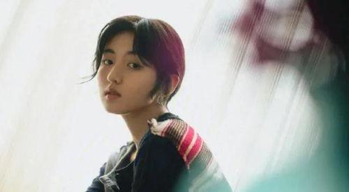 娱乐吃瓜女艺人资源,揭秘吃瓜女艺人背后的资源与影响力 第2张 娱乐吃瓜女艺人资源,揭秘吃瓜女艺人背后的资源与影响力 第2张