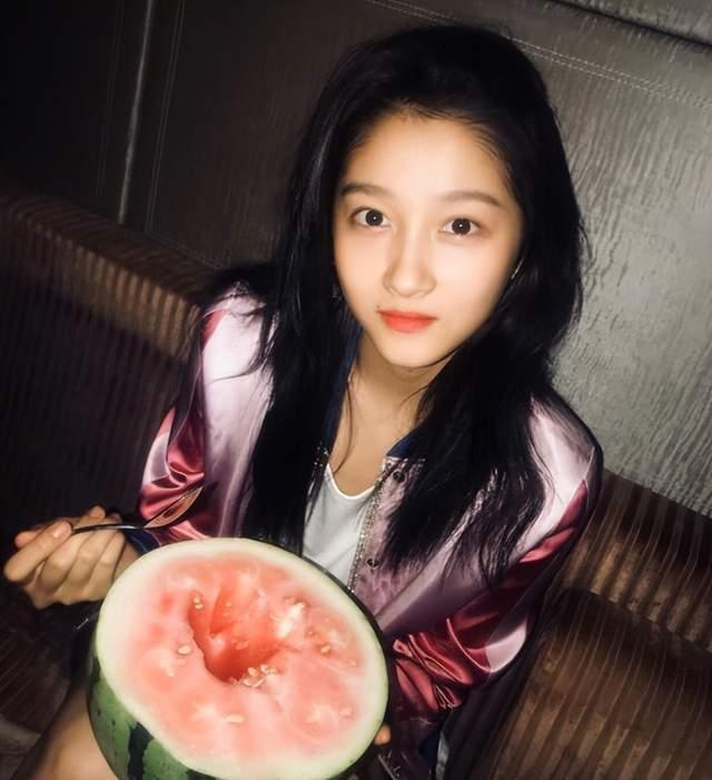 朋友娱乐圈吃瓜,揭秘好友们的幕后故事 第3张 朋友娱乐圈吃瓜,揭秘好友们的幕后故事 第3张